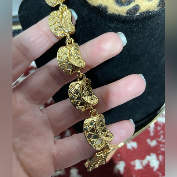 India Inspired Wedding Jewelry. Gold Tone Necklace and Adjustable Ring - Picture 3 of 7